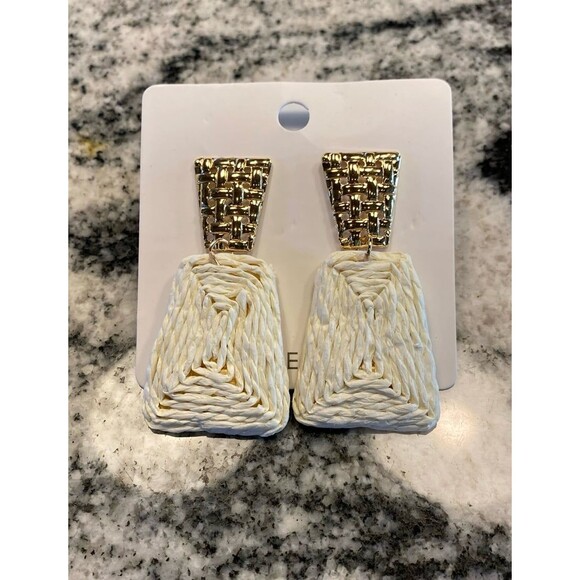 Boho Drop Earrings Woven Raffia Cream Ratan Geometric w/ Gold Toned Top Stylish - Picture 1 of 7